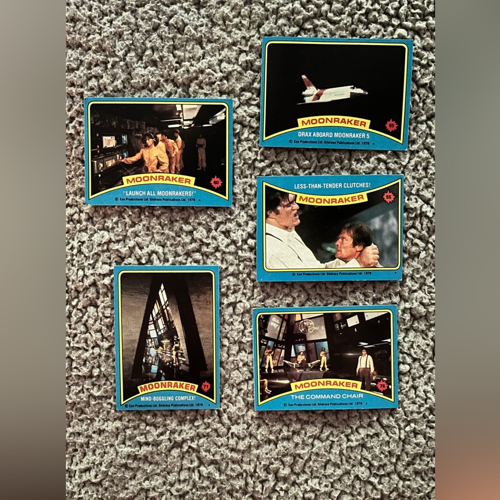 5 1979 James Bond Moonwalker Trading Cards